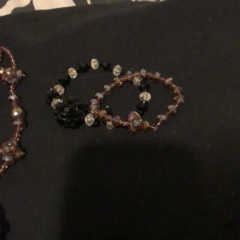 Free Nice bundle set 🦋 - Picture 3 of 8
